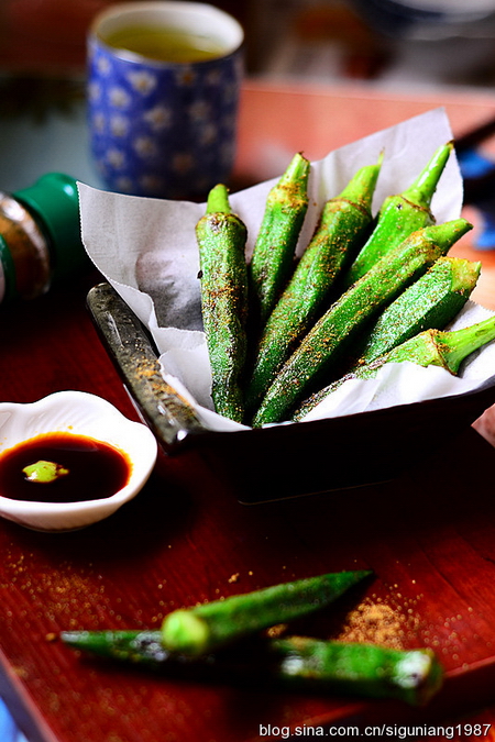 孜然香<a href=/shicai/shucai/QiuKui/index.html target=_blank><u>秋葵</u></a>的做法