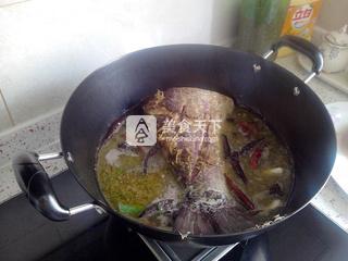 清炖花<a href=/shicai/shuichanpin/LianYu/index.html target=_blank><u>鲢鱼</u></a>