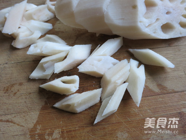 爽口清肠莲<a href=/shicai/shucai/Ou/index.html target=_blank><u>藕</u></a>块的做法