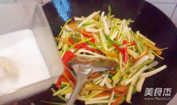 鲜荞<a href=/shicai/rouqin/NiuNan/index.html target=_blank><u>牛腩</u></a>的做法