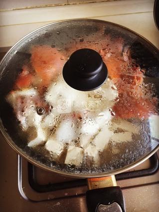 <a href=/shicai/mimian/DouFu/index.html target=_blank><u>豆腐</u></a>蟹煲