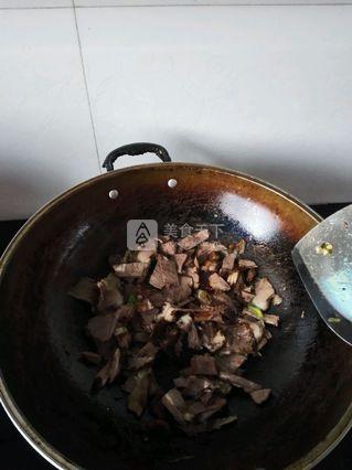 <a href=/shicai/shucai/QingJiao/index.html target=_blank><u>青椒</u></a><a href=/shicai/rouqin/NiuRou/index.html target=_blank><u>牛肉</u></a>