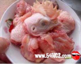 <a href=/shicai/rouqin/ZhengJi/index.html target=_blank><u>鸡肉</u></a>炖<a href=/shicai/shucai/TuDou/index.html target=_blank><u>土豆</u></a>1