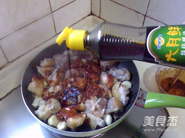 #六月鲜#南乳<a href=/shicai/guopin/HuaSheng/index.html target=_blank><u>花生</u></a>焖<a href=/shicai/rouqin/ZhuTi/index.html target=_blank><u>猪蹄</u></a>的做法