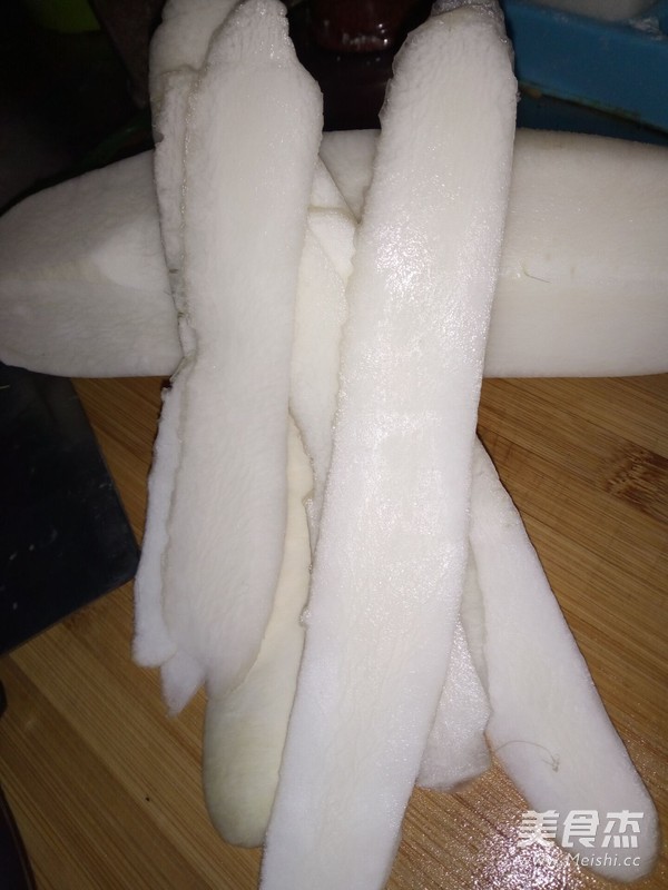 泡<a href=/shicai/shucai/LuoBo/index.html target=_blank><u>萝卜</u></a>(两吃)的做法