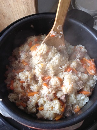 <a href=/shicai/rouqin/YangRou/index.html target=_blank><u>羊肉</u></a>抓饭