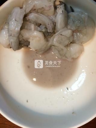 虾仁炒<a href=/shicai/shucai/XiHongShi/index.html target=_blank><u>西红柿</u></a>