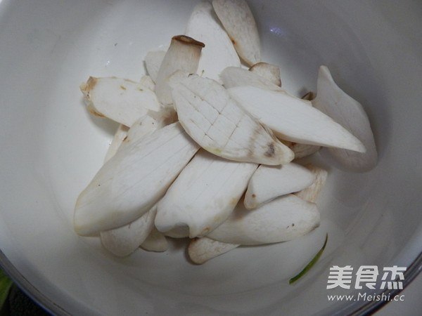 蚝油<a href=/shicai/guopin/Xing/index.html target=_blank><u>杏</u></a>鲍菇的做法