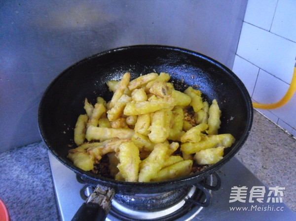 蒜香<a href=/shicai/guopin/Xing/index.html target=_blank><u>杏</u></a>鲍菇的做法