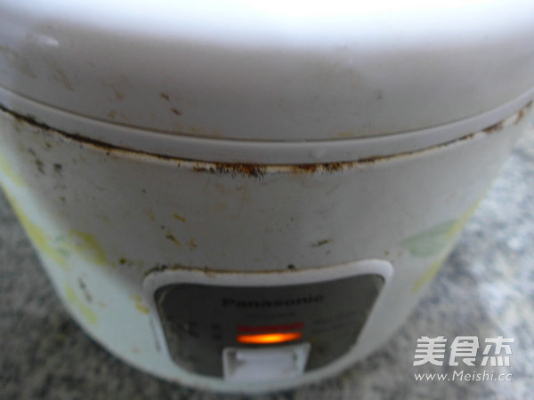 酱肉蒸<a href=/shicai/mimian/QianZhang/index.html target=_blank><u>千张</u></a>的做法