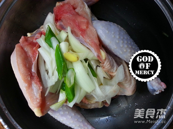 【#感恩节#中式创意大餐】<a href=/shicai/shucai/HuiXiang/index.html target=_blank><u>茴香</u></a>烤鸡的做法