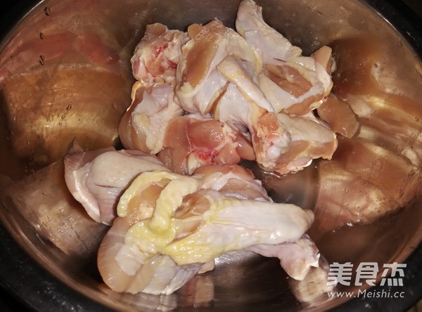 红烧<a href=/shicai/rouqin/JiTui/index.html target=_blank><u>鸡腿</u></a>的做法