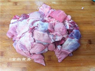 砂锅炖<a href=/shicai/rouqin/YangRou/index.html target=_blank><u>羊肉</u></a>