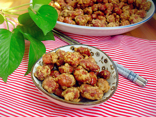 炸<a href=/shicai/guopin/HuaSheng/index.html target=_blank><u>花生</u></a>