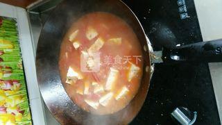 <a href=/shicai/shucai/XiHongShi/index.html target=_blank><u>西红柿</u></a>炖<a href=/shicai/mimian/DouFu/index.html target=_blank><u>豆腐</u></a>