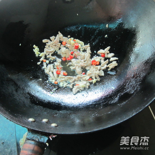 肉蒸<a href=/shicai/shucai/DouJiao/index.html target=_blank><u>豆角</u></a>的做法