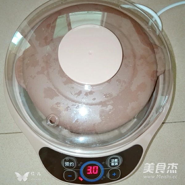 自制<a href=/shicai/mimian/HongDou/index.html target=_blank><u>红豆</u></a>沙的做法