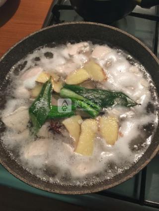 鸡<a href=/shicai/rouqin/RouSong/index.html target=_blank><u>肉松</u></a>