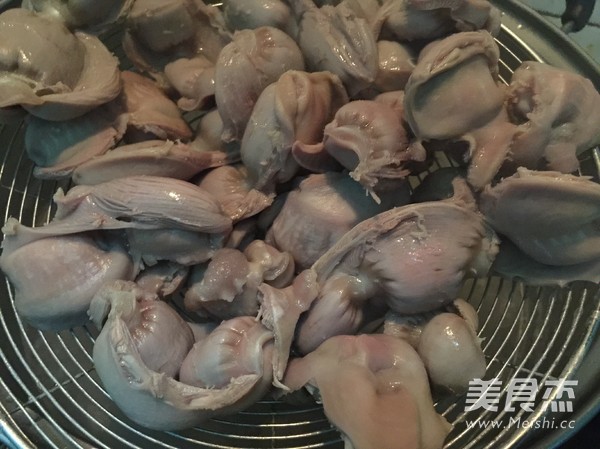 酱<a href=/shicai/rouqin/JiZhen/index.html target=_blank><u>鸡胗</u></a>的做法