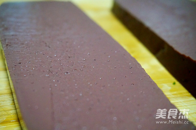 营养的时蔬炒鸭<a href=/shicai/rouqin/Xue/index.html target=_blank><u>血</u></a>的做法