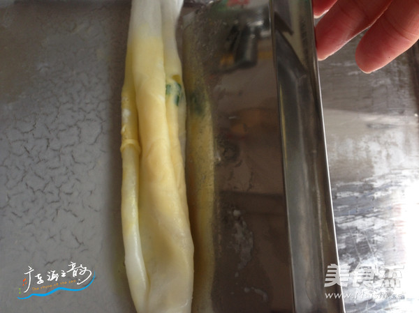 <a href=/shicai/rouqin/JiDan/index.html target=_blank><u>鸡蛋</u></a>肠粉的做法