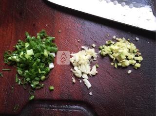 酸<a href=/shicai/shucai/DouJiao/index.html target=_blank><u>豆角</u></a>炒肉末