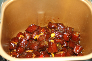 孜然<a href=/shicai/rouqin/NiuRou/index.html target=_blank><u>牛肉</u></a>干