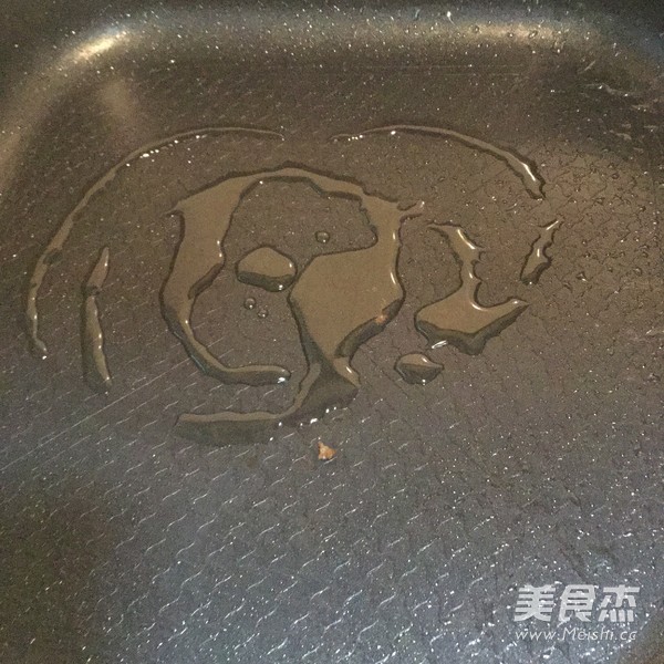 <a href=/shicai/shucai/WoSun/index.html target=_blank><u>莴笋</u></a>炒肾球的做法