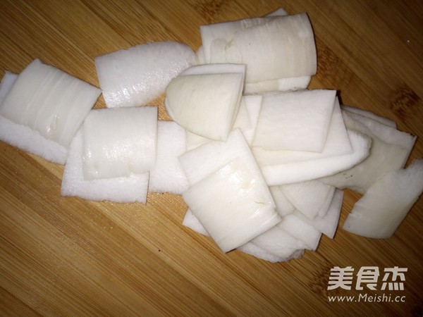 泡<a href=/shicai/shucai/LuoBo/index.html target=_blank><u>萝卜</u></a>(两吃)的做法