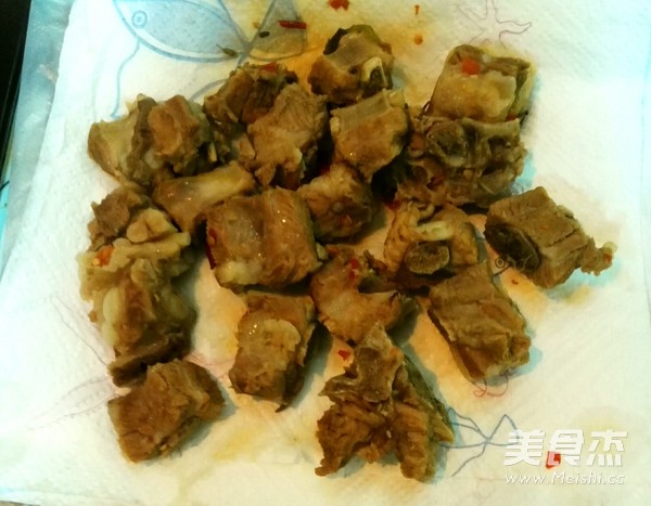 酥香<a href=/shicai/rouqin/PaiGu/index.html target=_blank><u>排骨</u></a>的做法