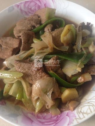 大葱炒<a href=/shicai/rouqin/ZhuGan/index.html target=_blank><u>猪肝</u></a>