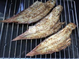 香烤<a href=/shicai/shuichanpin/BiMuYu/index.html target=_blank><u>比目鱼</u></a>