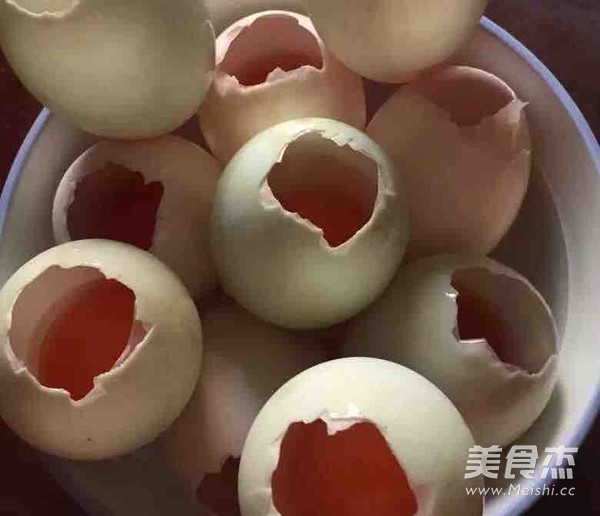 <a href=/shicai/rouqin/HuoTui/index.html target=_blank><u>火腿</u></a><a href=/shicai/mimian/NuoMi/index.html target=_blank><u>糯米</u></a>蛋的做法