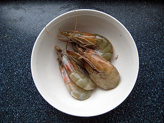 鲜虾蒸<a href=/shicai/mimian/DouFu/index.html target=_blank><u>豆腐</u></a>