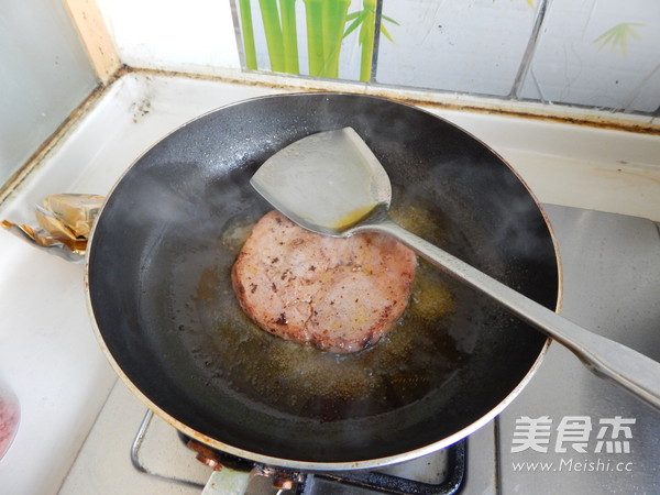 黑椒<a href=/shicai/rouqin/NiuPai/index.html target=_blank><u>牛排</u></a>的做法