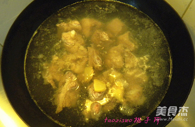 糖<a href=/shicai/diaoweipin/Cu/index.html target=_blank><u>醋</u></a><a href=/shicai/rouqin/PaiGu/index.html target=_blank><u>排骨</u></a>的做法