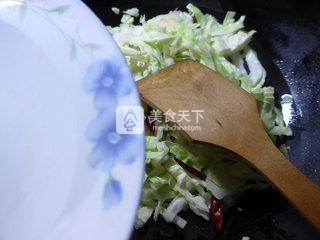 <a href=/shicai/rouqin/NiuDu/index.html target=_blank><u>牛肚</u></a>炒圆<a href=/shicai/shucai/BaiCai/index.html target=_blank><u>白菜</u></a>