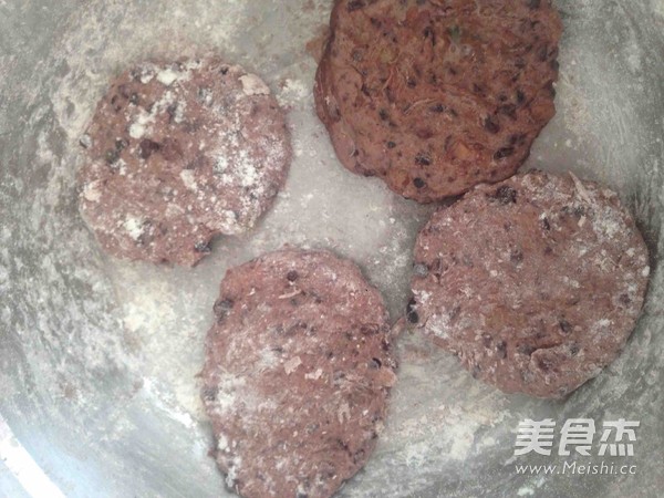 <a href=/shicai/mimian/HeiMi/index.html target=_blank><u>黑米</u></a>棒的做法