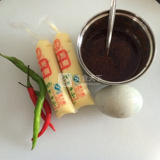 香辣<a href=/shicai/rouqin/PiDan/index.html target=_blank><u>皮蛋</u></a><a href=/shicai/mimian/DouFu/index.html target=_blank><u>豆腐</u></a>