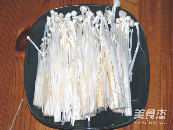 蒜蓉菌菇蒸<a href=/shicai/shucai/JiuHuang/index.html target=_blank><u>韭黄</u></a>的做法