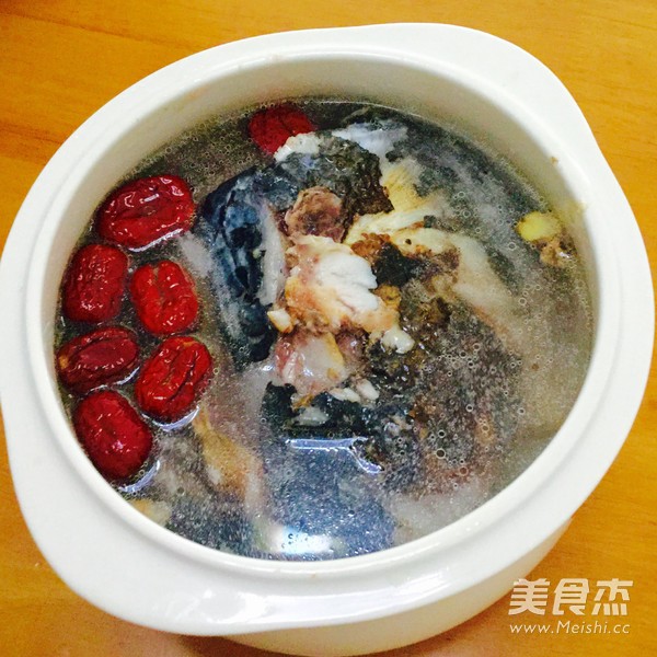 川弓天麻炖<a href=/shicai/shuichanpin/YuYuTou/index.html target=_blank><u>鱼头</u></a>的做法