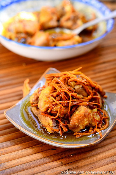 虫草花蒸<a href=/shicai/rouqin/PaiGu/index.html target=_blank><u>排骨</u></a>