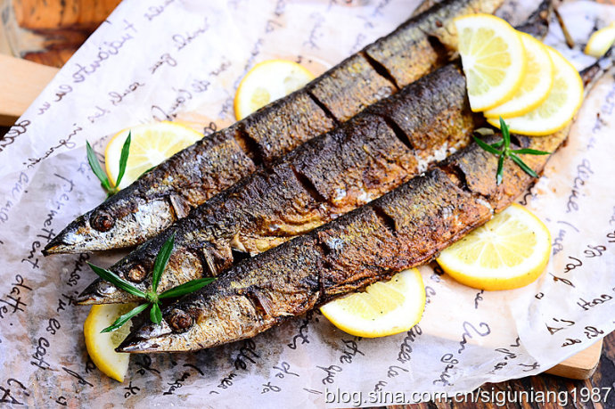 香煎<a href=/shicai/shuichanpin/QiuDaoYu/index.html target=_blank><u>秋刀鱼</u></a>怎么做