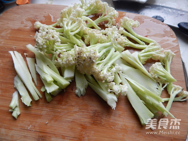 干锅<a href=/shicai/mimian/FuZhu/index.html target=_blank><u>腐竹</u></a>的做法