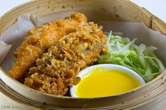 《食戟之灵》柿种炸鲑鱼的做法