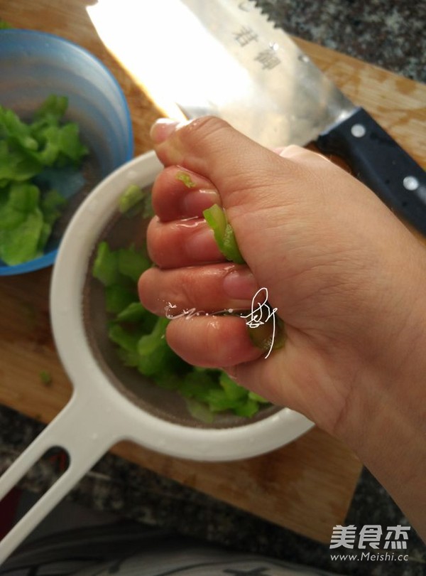 <a href=/shicai/shucai/KuGua/index.html target=_blank><u>苦瓜</u></a>厚蛋烧的做法