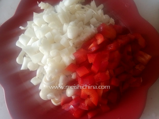 <a href=/shicai/shucai/HaiXianGu/index.html target=_blank><u>海鲜菇</u></a>肉末<a href=/shicai/mimian/DouFu/index.html target=_blank><u>豆腐</u></a>