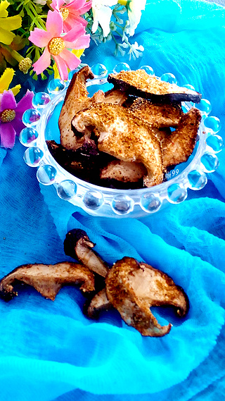 烤<a href=/shicai/shucai/XiangGu/index.html target=_blank><u>香菇</u></a>