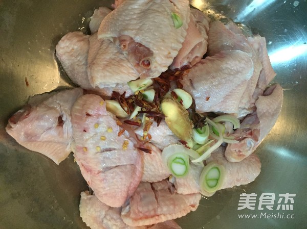 可乐<a href=/shicai/rouqin/JiChi/index.html target=_blank><u>鸡翅</u></a>的做法