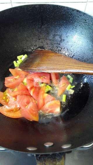 <a href=/shicai/shucai/XiHongShi/index.html target=_blank><u>西红柿</u></a>炒<a href=/shicai/shucai/QieZi/index.html target=_blank><u>茄子</u></a>